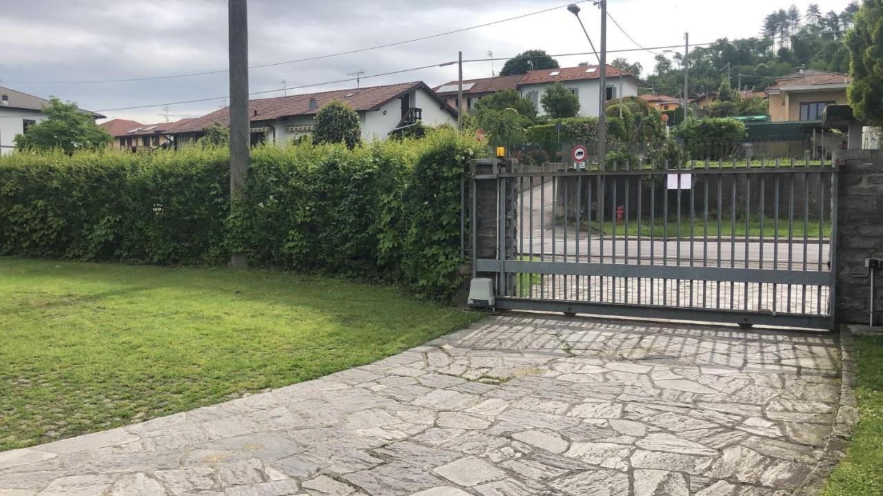 Casa Gaiani Villetta In Riva Al Lago Vista Mozzafiato Varano Borghi Exterior foto